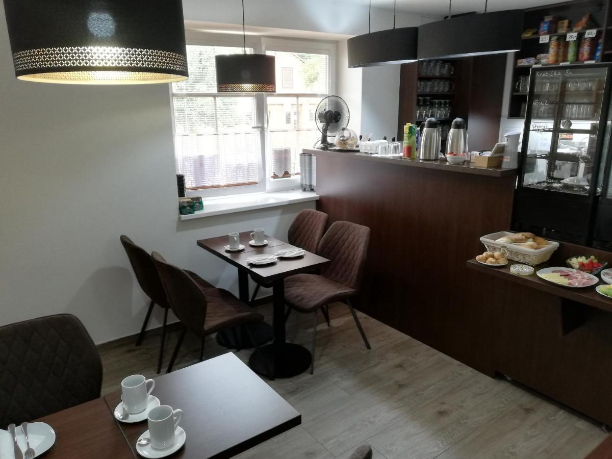 Penzion A Wellness - Jilan, Naves Svobody 39, 奥洛穆茨 外观 照片