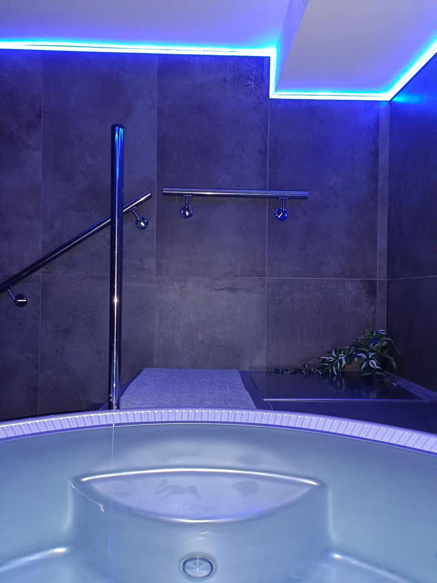 Penzion A Wellness - Jilan, Naves Svobody 39, 奥洛穆茨 外观 照片